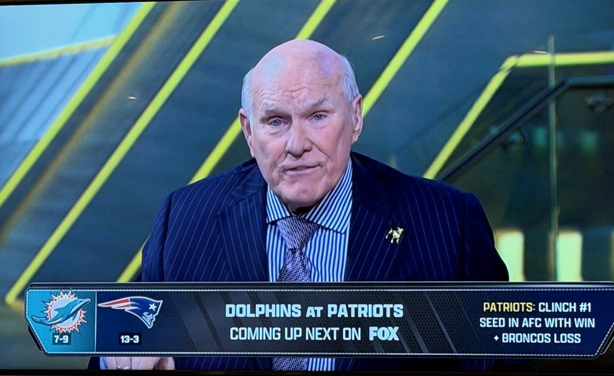 DrJBHenderson's tweet image. The 🐐TB repping his alma mater with a very cool lapel pin. ⁦@LATech⁩ ⁦@LATechFB⁩ ❤️💙🐶