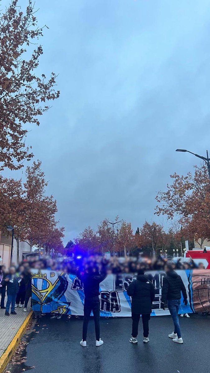 Ghetto28Ultras's tweet image. Albacete - CD Leganés 

Primer partido y primeros tres puntos del año.

Ni la lluvia ni los kilómetros serán capaces de que abandonemos tu barco.

¡Una vez más, aquí estamos otra vez!