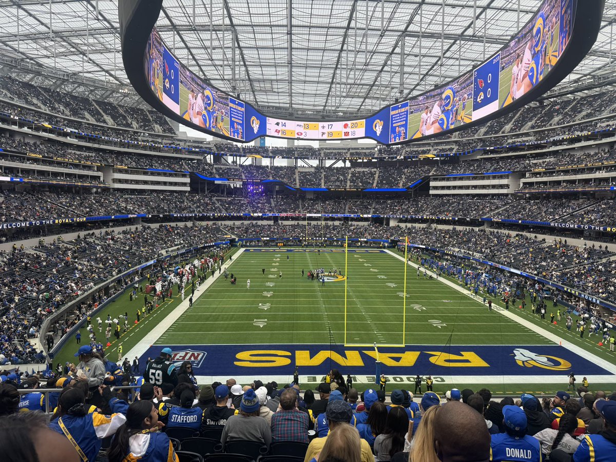 gfd_firefighter's tweet photo. Last game of the regular season!! Go Rams 🐏 let’s get this dub!! https://t.co/AkBetNyp4i