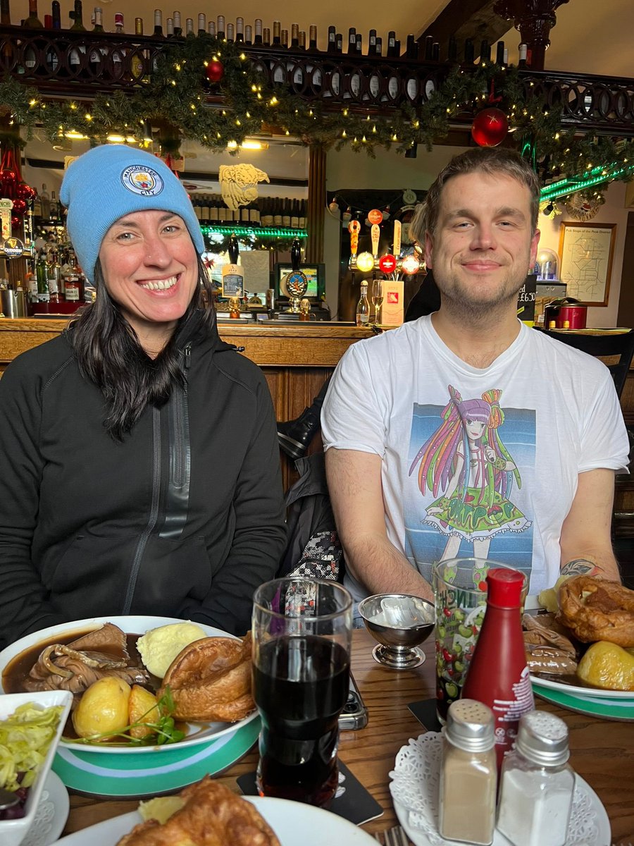 SAMiCURE's tweet image. Went for a hike in the peaks xo