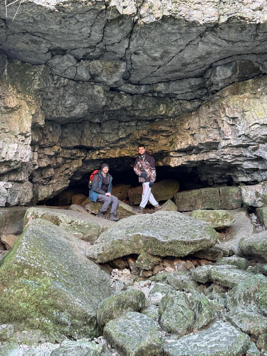 SAMiCURE's tweet image. Went for a hike in the peaks xo