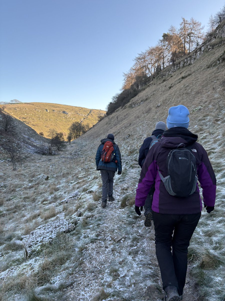 SAMiCURE's tweet image. Went for a hike in the peaks xo