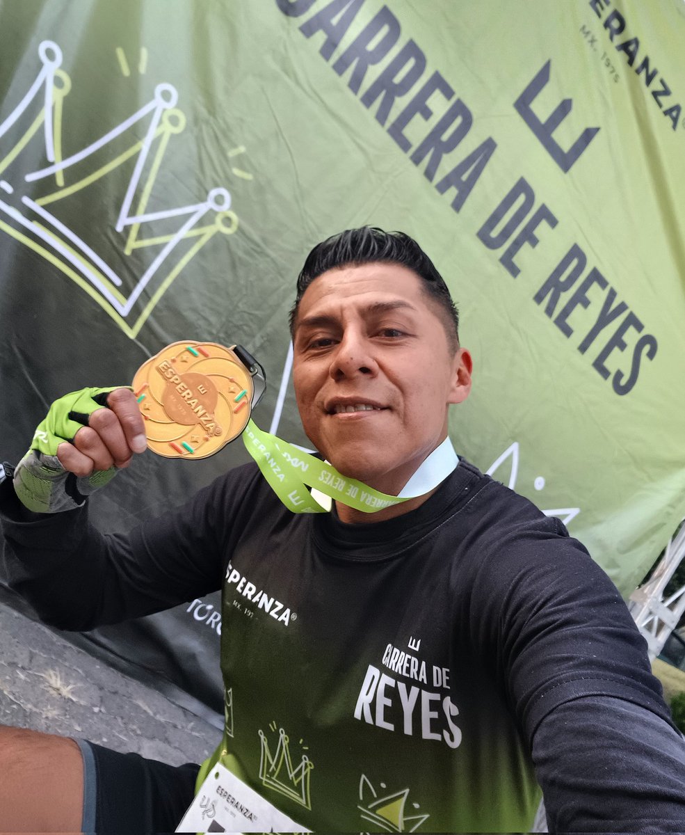 juliobikerun555's tweet photo. Se corrieron los kms por los Reyes 🤴👑. #5K #CarreraDeReyes 🤴👳‍♂️🫅🏿🏃💨 . En meta 🏁 con Rosquita 🫓, Chocolate 🧋, y Regalos 🎁 rifaron los #ReyesMagos 🤴👳‍♂️🫅🏿. #MXRace @MeEncantaCorrer @Comunirunners @SumandoKMx @ManicomioRunner @CanalRunning @yoelegicorrer1 @logrartusmetas https://t.co/otoPeHDsvo