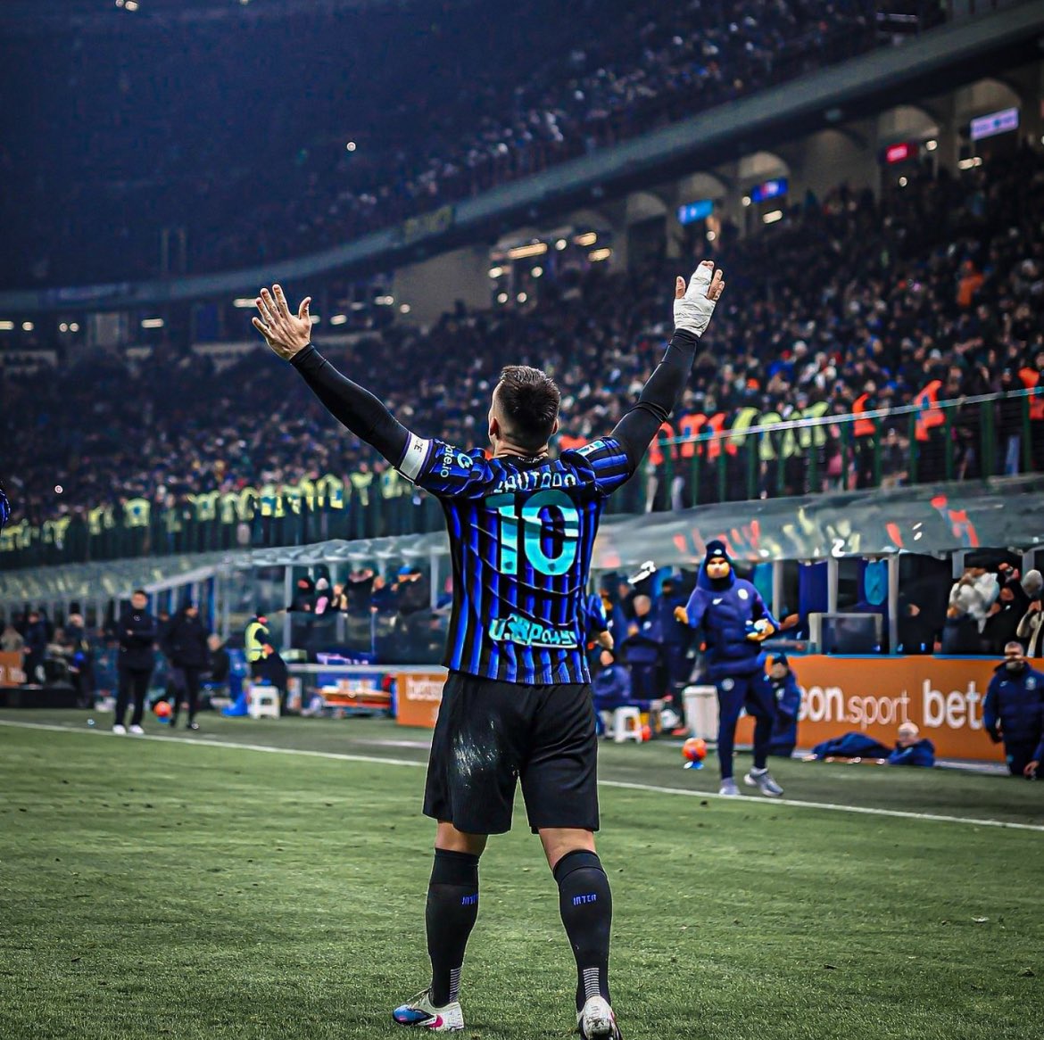 FBiasin's tweet image. Per Lautaro 14 gol e 4 assist in 23 presenze stagionali con la maglia dell’Inter.

Ennesima partita totale di questo signore qua che sta piano piano uscendo dalla crisi.