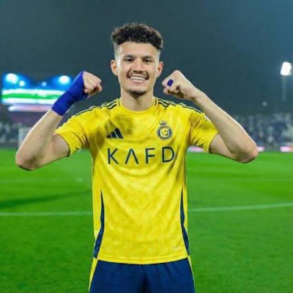 hasanalnaqour's tweet image. 🚨🚨🚨🚨🚨🚨🚨🚨🚨🚨🚨🚨🚨

عااااااااااااااااااااااااااااااااااااااجل — رياضة سكوب:

النصر يوقع رسمياً مع عبدالله الحمدان لمدة 3 سنوات بإجمالي 36 مليون ريال.

الـنصر سيدفع لـ الحمدان راتب 12 مليون ريال سنويًا.

الله يهني سعيد بسعيدة 😁😁😁😁😁