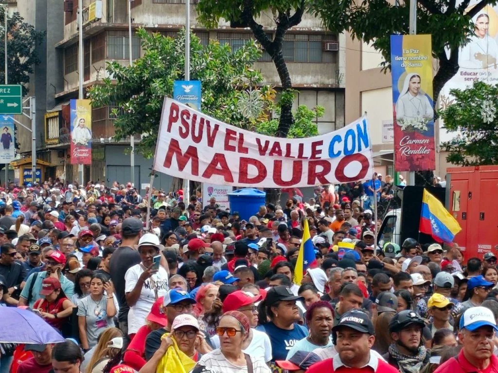 Desde este sábado, amplios sectores del pueblo venezolano permanecen movilizados en calles, plazas y avenidas de distintas ciudades del país para denunciar las acciones unilaterales ejecutadas por Estados Unidos.