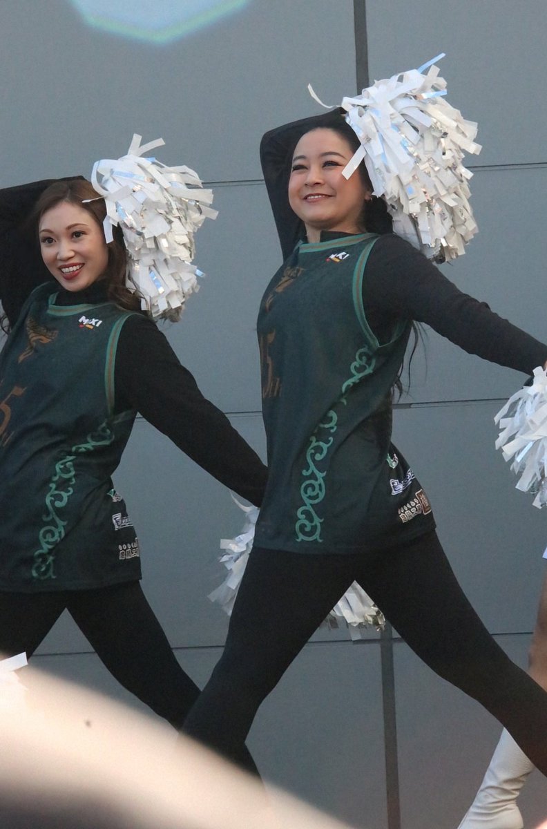 Yukoさんを見てチアの魅力を知り、そしてMiyuさんを見てチアにハマるきっかけになったので、個人的にこの並びは胸アツでした😭
#千葉ジェッツ
#STARJETS OG
#Yuko
#鈴木実優