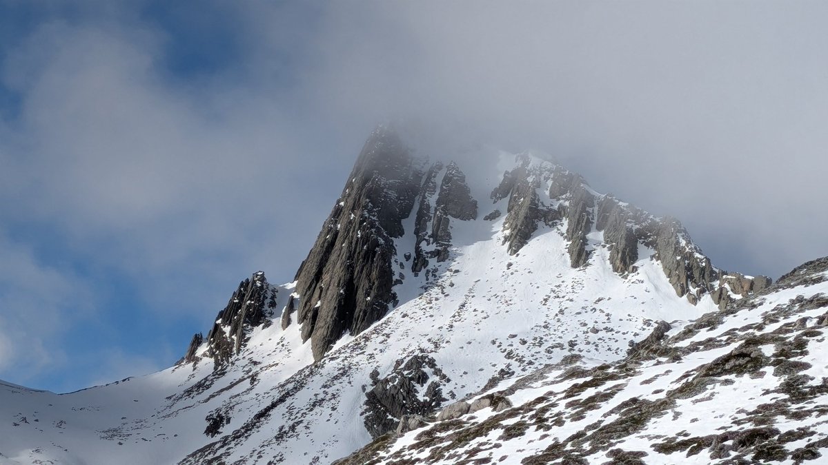 JaviGancedo's tweet photo. del día que nos conocimos conocedores, cumplimos con la cima, se abrió el día y fijamos nuestro siguiente objetivo https://t.co/wAJladFH50