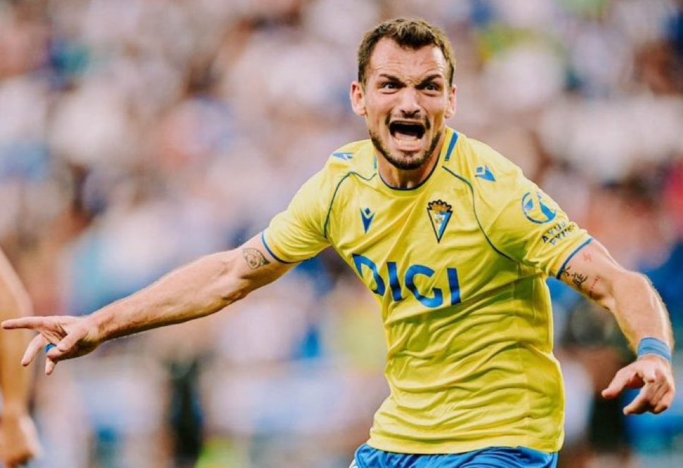 CarlosSacalugaa's tweet image. Si arma la pierna, hay peligro asegurado. Tremendo golazo de Tabatadze para poner la igualada en el marcador. Lo del georgiano cuando arma la pierna es una cosa… 5 goles lleva esta temporada.