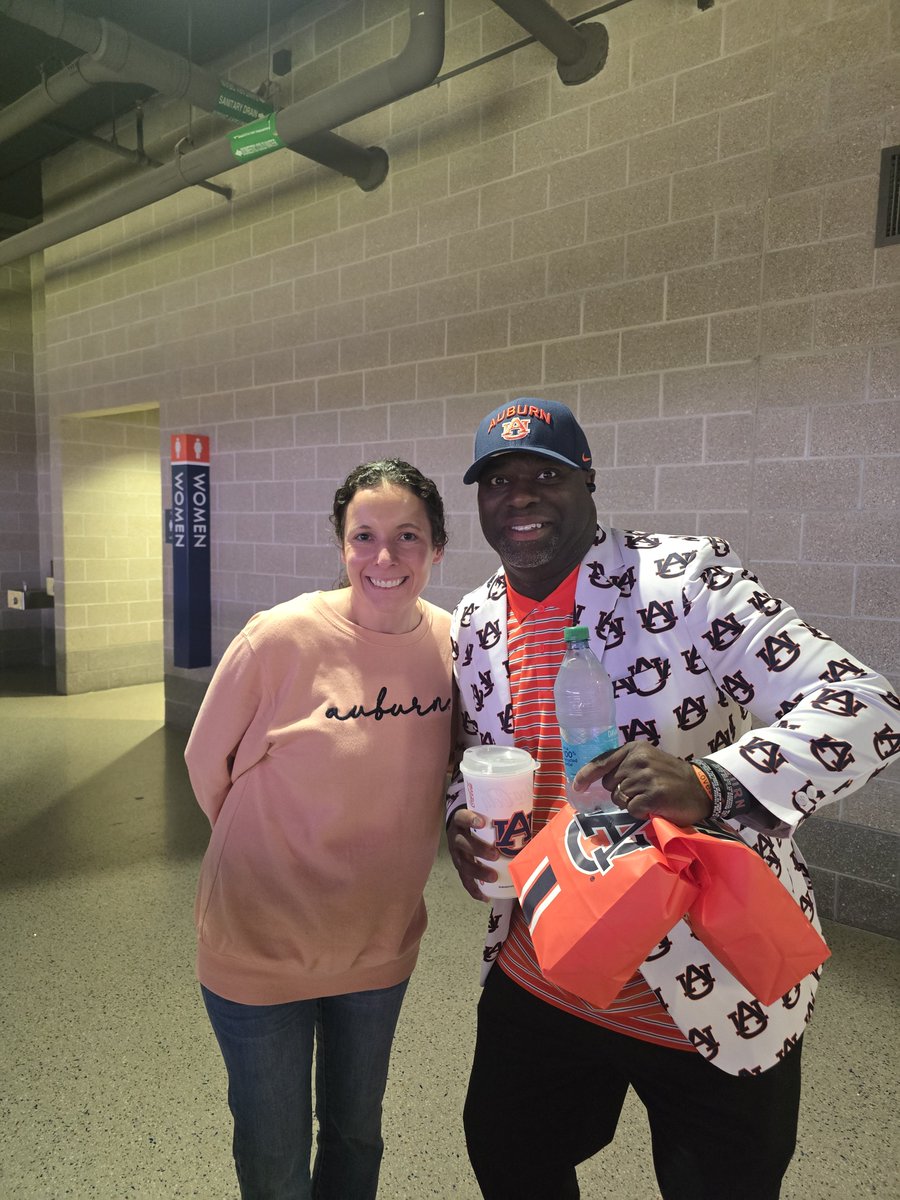 TOODLEBOYS's tweet photo. #GAMEDAYSTARTSWITHTHEFIT💪
#REPFORYOURKIDS🔥
#REPFORYOURSQUAD💯
#ALLMYFRIENDSAREMODELS😍
#TOODLEBOY LOVE ALL MY AUBURN PEOPLE 🦅🧡💙🔥🐐💪#LETSGOOOOO WE WINNING IN ALL SPORTS @AuburnTigers @TheBarn_Auburn @AuburnWBB https://t.co/7zDpPIepW7