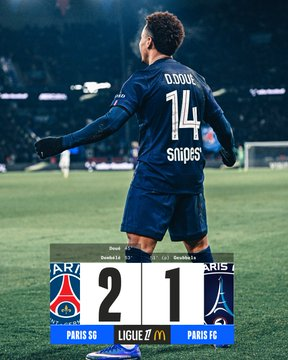 ديربي باريس باللون الأزرق والأحمر 🔵🔴