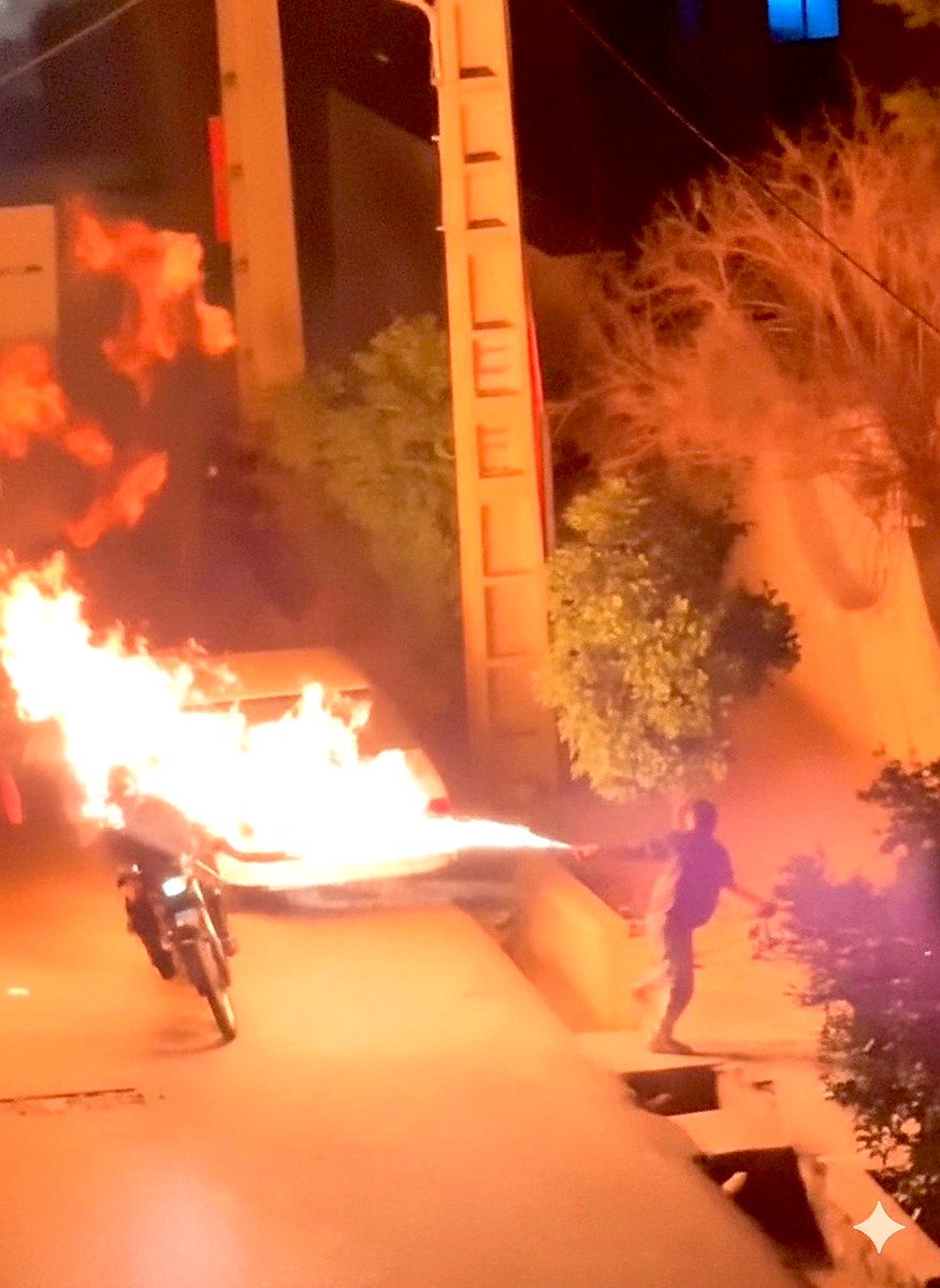 نامت رو نمی‌دونم. نمیدونم بازداشتت حقیقت داره یا نه. نمی‌دونم الان کجایی، اما می‌دونم پرچم این انقلاب دست امثال توست. 
من #شیر_شیراز صدایت می‌کنم.