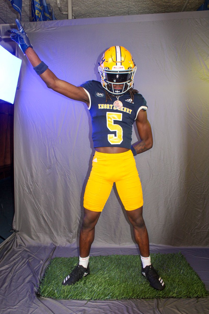 TheAntwanBarnes's tweet photo. Had a Great Official Visit to Emory Henry Thank you for Having Me @CoachQHunter @CoachEasley__ @CoachWalters_  @CoachKShort https://t.co/44MRSUcY6j