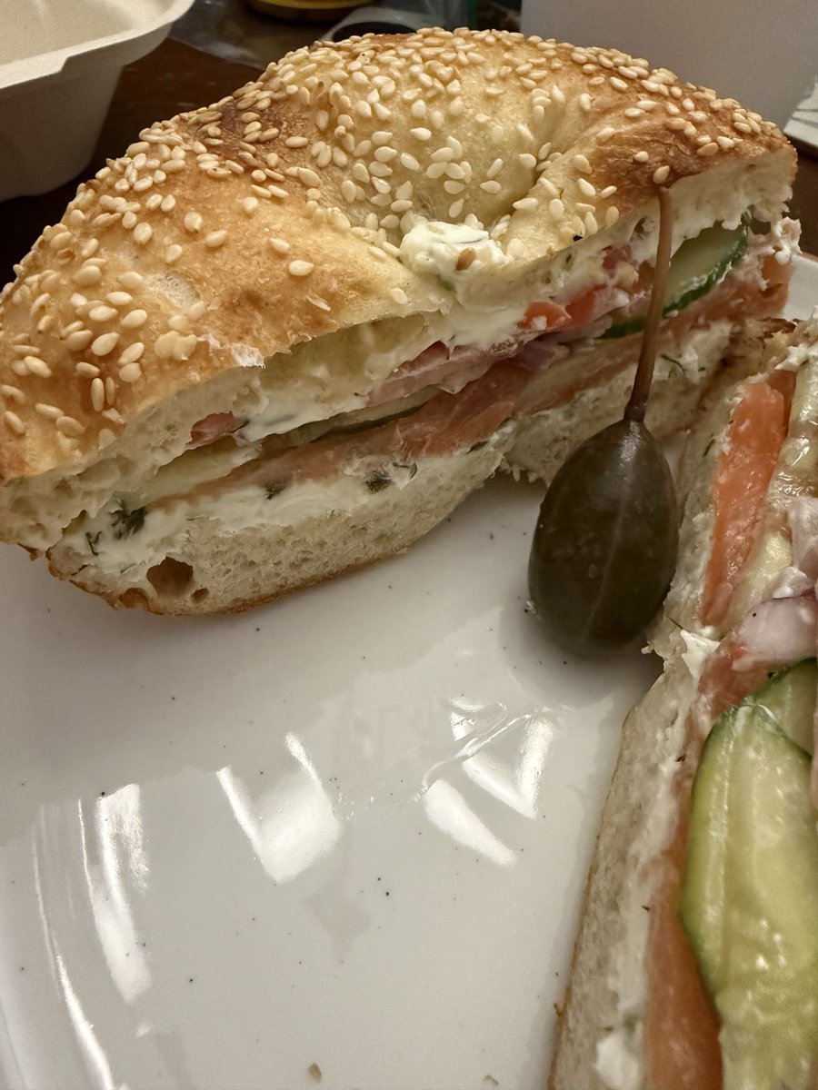 KremeChiz's tweet photo. Early morning bagels. 🥯 https://t.co/5AZBkoGUVq