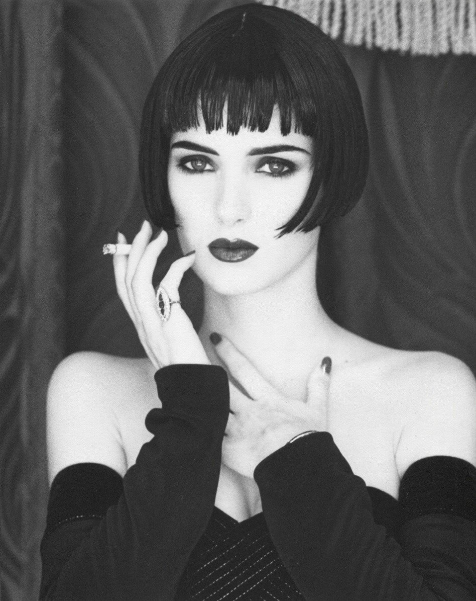 distractedfilm's tweet image. THE 1990s:

Winona Ryder.
