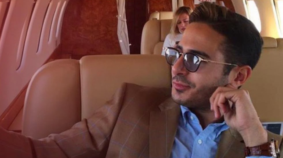 YUI3MOV's tweet image. ネトフリの『Tinder詐欺師』被害者は不憫だけどあまりに面白いから見て

世界を飛び回るプロ結婚詐欺師の話で、手口も映画的でたまげるやつ

何よりこれが実話なのがヤバです