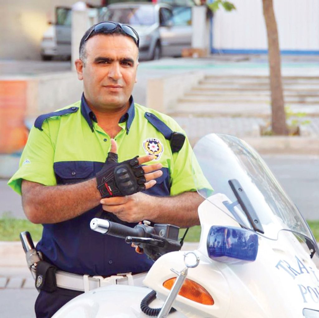 pusholder's tweet photo. 5 Ocak 2017 | Fethi Sekin, İzmir adliyesindeki bombalı saldırıyı önlerken şehit oldu. https://t.co/aJkqFozC5Y