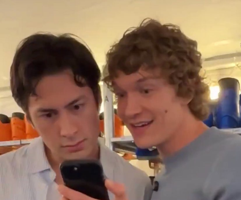 btasticfandoms's tweet image. you’d think with this reaction hudson would’ve met his match but then he follows up with a “so hard I’m still walking funny”