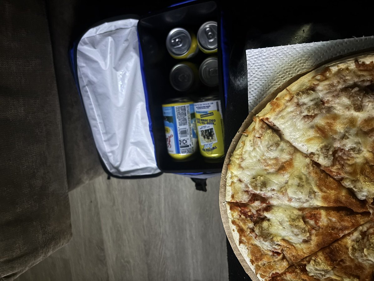 southsideJeffT's tweet image. #workaround Shouldn’t need to get up until halftime.