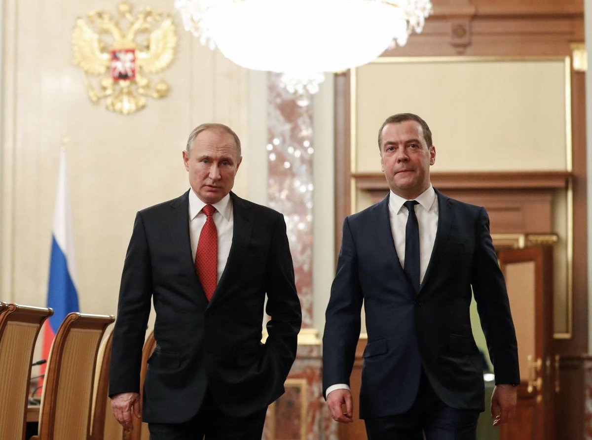 baelenge_irenge's tweet photo. #USAVenezuela | Selon Dmitri #Medvedev, ancien président russe, malgré le caractère « manifestement illégal » des actes de @realDonaldTrump, celui-ci fait preuve d’une certaine cohérence en défendant avec fermeté les intérêts nationaux américains. Un message dont devraient s’inspirer les États qui comptent sur la Russie pour leur protection.