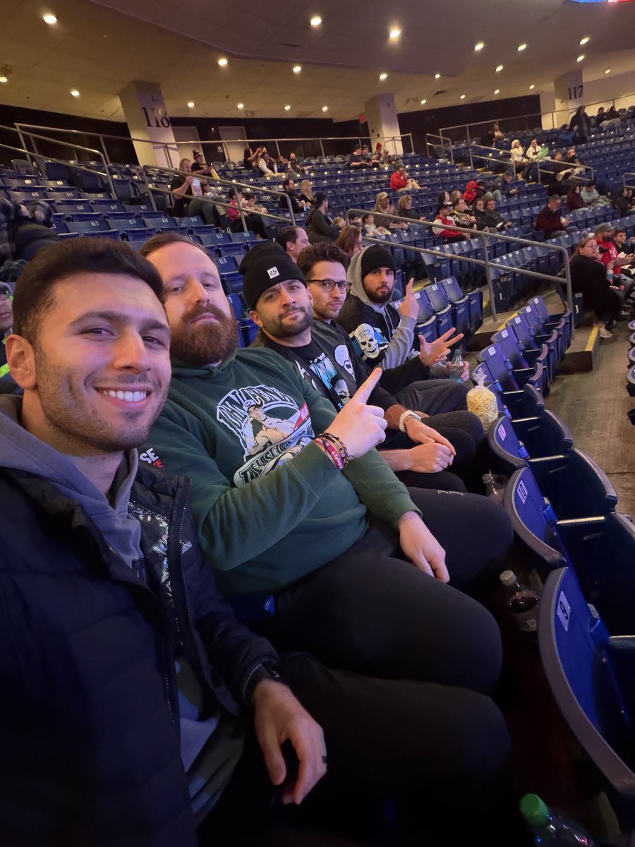 BobbyFarris24's tweet photo. #WWEBridgeport https://t.co/ZjgsghkFMb