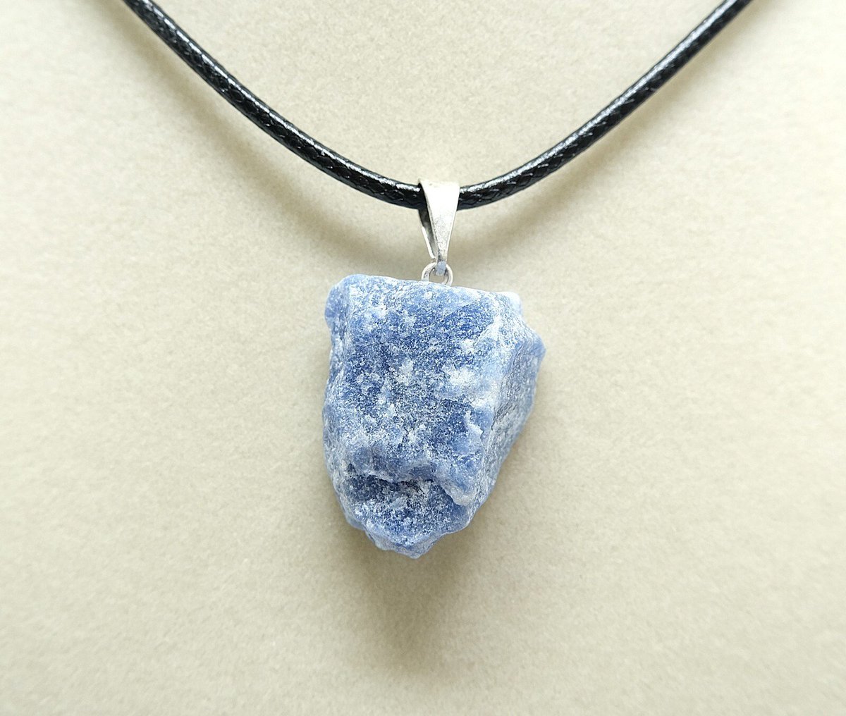 elevateandalign's tweet image. Blue Quartz Rough Pendant
#bluequartz #pendantnecklace #crystaljewelry 
 ebay.com/itm/1563723279…