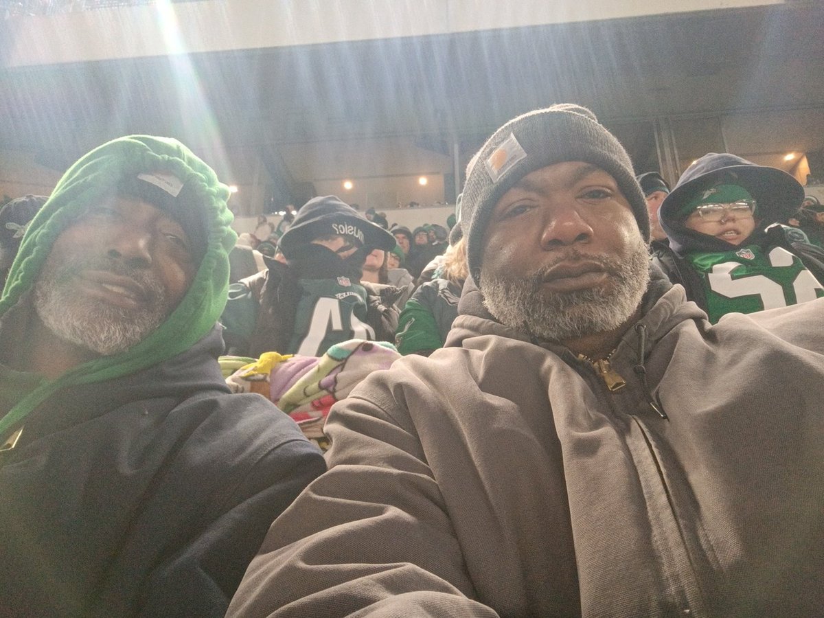 brothablaze's tweet photo. Last Eagles game of the regular season. Go Birds! #eagles #philly #PHILLYMADE #NFL https://t.co/nQIrAFuONZ