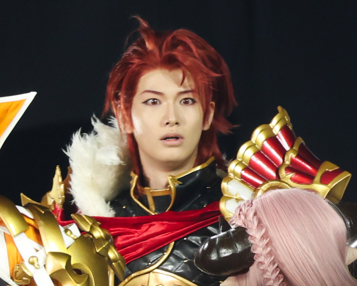 お膝に乗ったねこちゃんを降ろす修行が””過酷””だと知ってしまった炎帝

#グラフェス2025