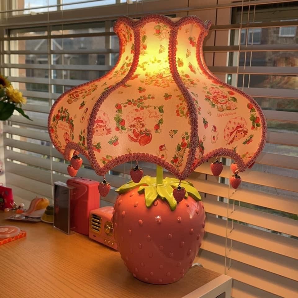 heart_jpg's tweet image. strawberry lamp 🍓