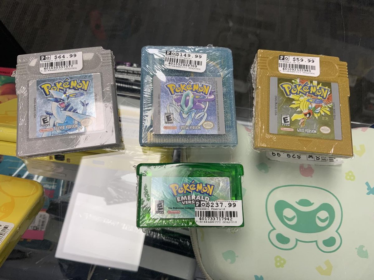 statusIRL's tweet image. THANK BABY JESUS FOR EMULATION 🙏
Who in the hell wants to pay these prices?! 😵‍💫

Pokemon Gold: $59.99
Pokemon Silver: $64.99
Pokemon Crystal: $149.99
Pokemon Emerald: $237.99