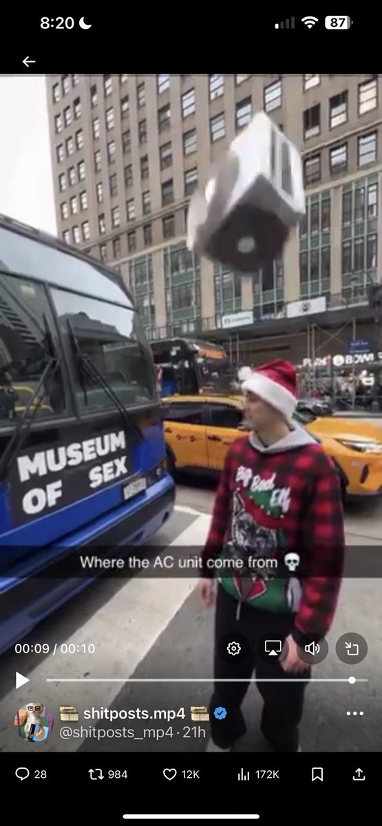 CrumblessBread tweet media