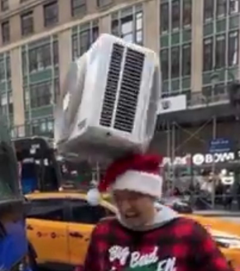 CrumblessBread tweet media