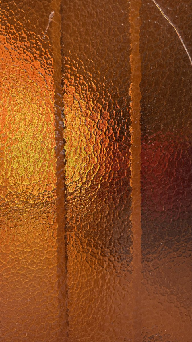 wonder_m_r's tweet image. Que regresen los vidrios texturizados naranjas! 👾