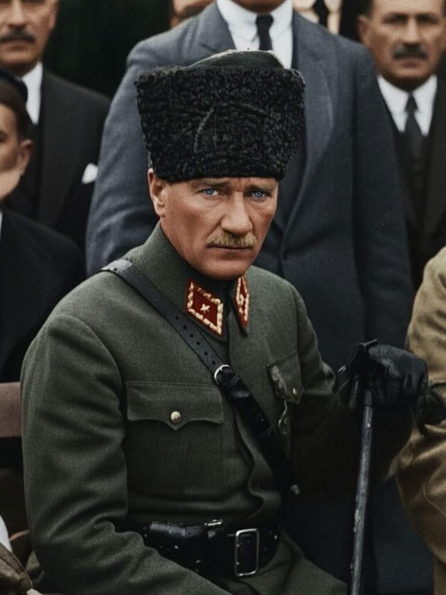 Ebedi Cumhurbaşkanı 
Gazi Mustafa Kemal Atatürk 

Ebedi Başkomutan 
Gazi Mustafa Kemal Atatürk 

Ebedi Başöğretmen
Gazi Mustafa Kemal Atatürk 

Yaşasın Laik Türkiye Cumhuriyeti 
Yaşasın Tam Bağımsız Türk Ulusu
Yaşasın Kuvay-i Milliye ve Türk Ordusu 

İyi Doğdun Paşam 🧭♾🇹🇷