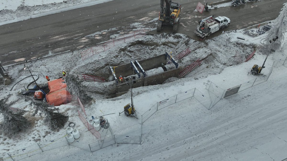 Update #16, 3pm Jan 4 2026 - CRITICAL NEW WATER LEVEL AND TRAFFIC INFORMATION BELOW

As we turn the page on the holiday season, we thank Calgarians for their patience and diligence as crews work 24/7 to repair a major water main break.

“The first Monday of 2026 is expected to