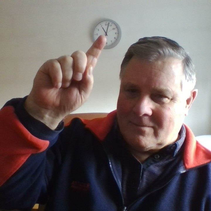 Hewdotcom's tweet image. "Don't be late for SKOOL"
skool.com/victorable/abo…