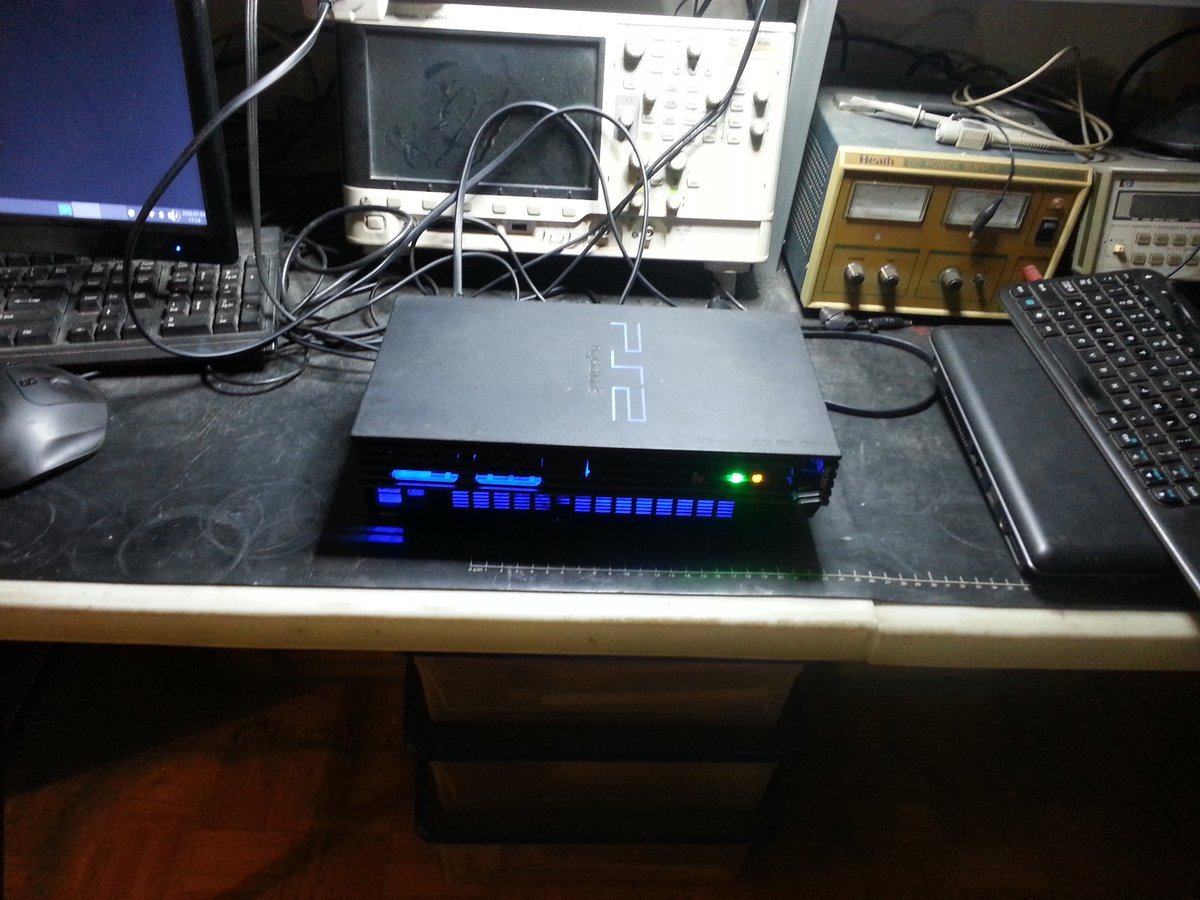 fixerofstuff's tweet image. Had to replace the pwr led and add a dropping resistor, the voltage from this little motherboard is at 5vdc. Gave it a cleaning and installed archlinux on it. It's been running a year solid as a intranet bbs server. I hope this year I can share it online this year.