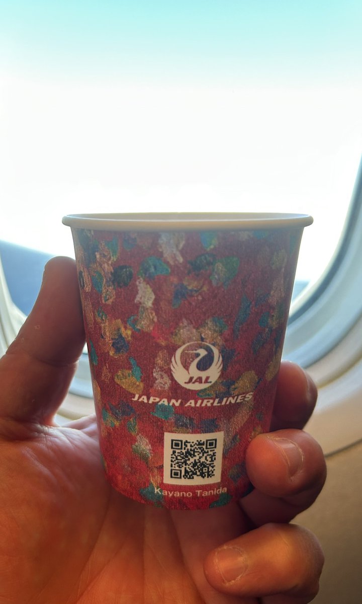 上空で頂くﾓｰﾆﾝｸﾞｺｰﾋｰ☕️🌬️格別✨♪(๑ᴖ◡ᴖ๑)♪✨ #JAL機内 #いま