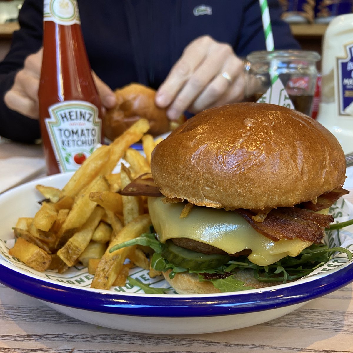 Vegan burger with hubby 🍔💞