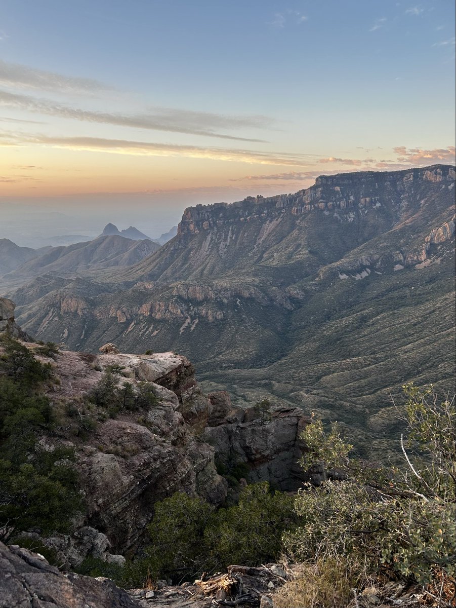 Happy new year! As I start off the new year, my “word” is behold as in “Behold, I stand at the door, and knock”  pay attention- see this important thing 
“Everything’s here and nothings lost” <a href="/garysnowpatrol/">gary lightbody</a> <a href="/Heatherrose484/">Heather Rose 🏴󠁧󠁢󠁳󠁣󠁴󠁿🇺🇦</a> 😊