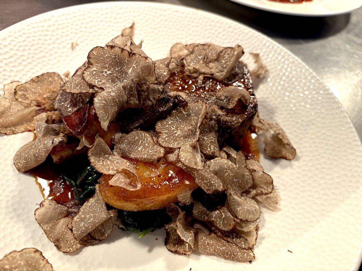 Fillet Rossini, always hard to take a pic of a dish hidden under truffles, apparently it should be stacked up but that’s all a bit 90s and you have to topple it over before eating!