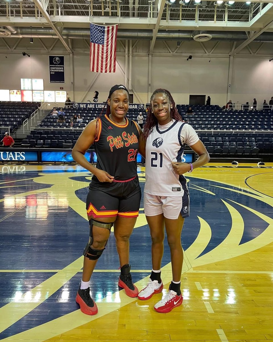 MIAA_Racy's tweet image. Cool story involving two ⁦@TheMIAA⁩ international student-athletes —⁦@GorillasWBB⁩ Marie Wemba, a native of Gabon, recently experienced a rare moment on the court facing off against her sister, ⁦@UAFSSports⁩ Rose Wemba—also wearing No. 21!  
#SmallWorld #Family