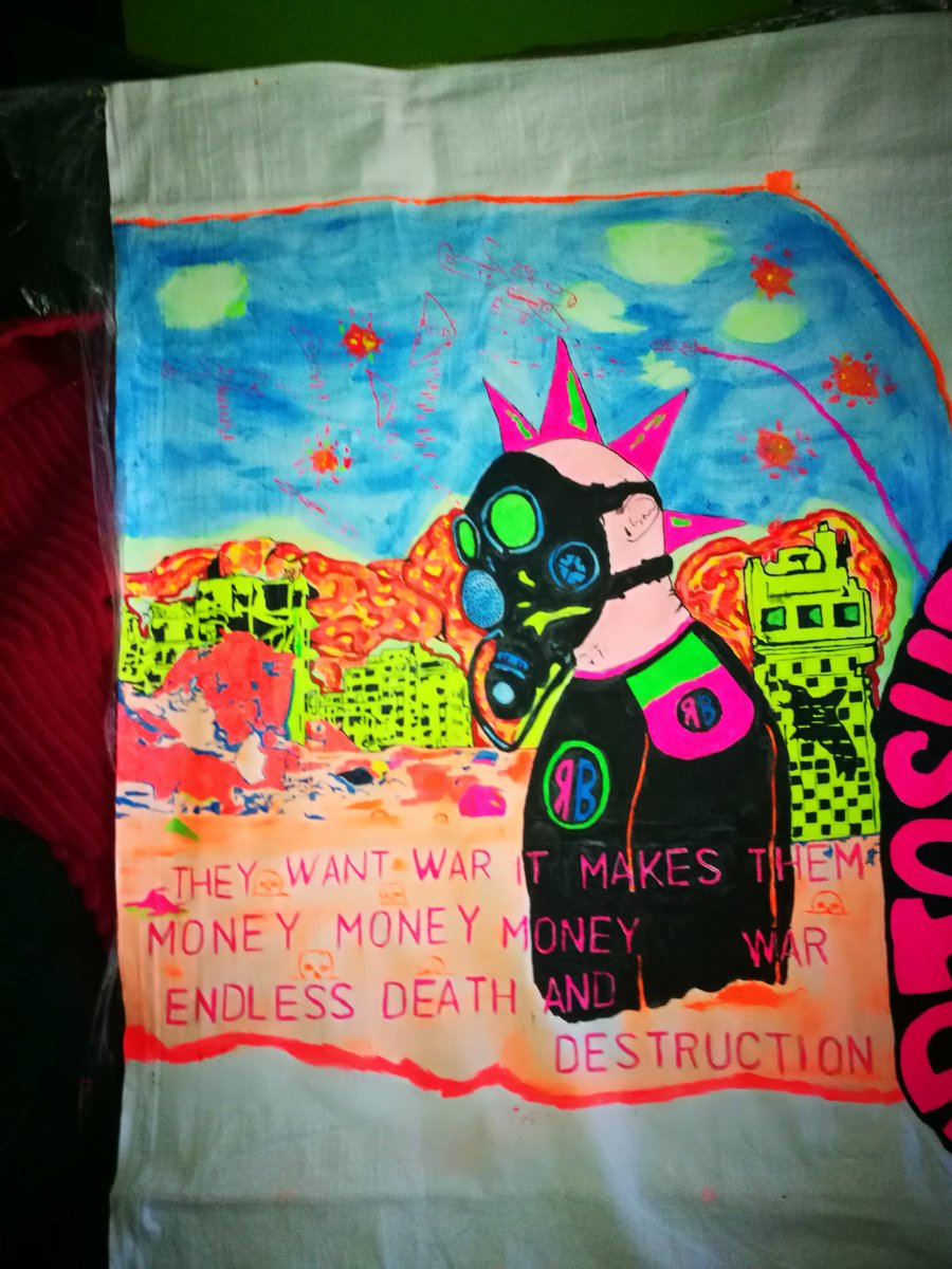 brianfinks69's tweet photo. Right off we go to the next piece of the project 🤔 #art #myartwork #punk #diypunk #planetpunk #worldturnsdayglo https://t.co/XXoDFMHBOP
