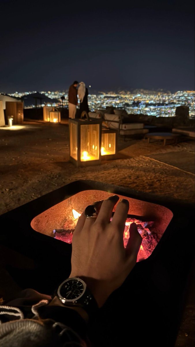 هواجيسي آخر اللي في هالمكان .