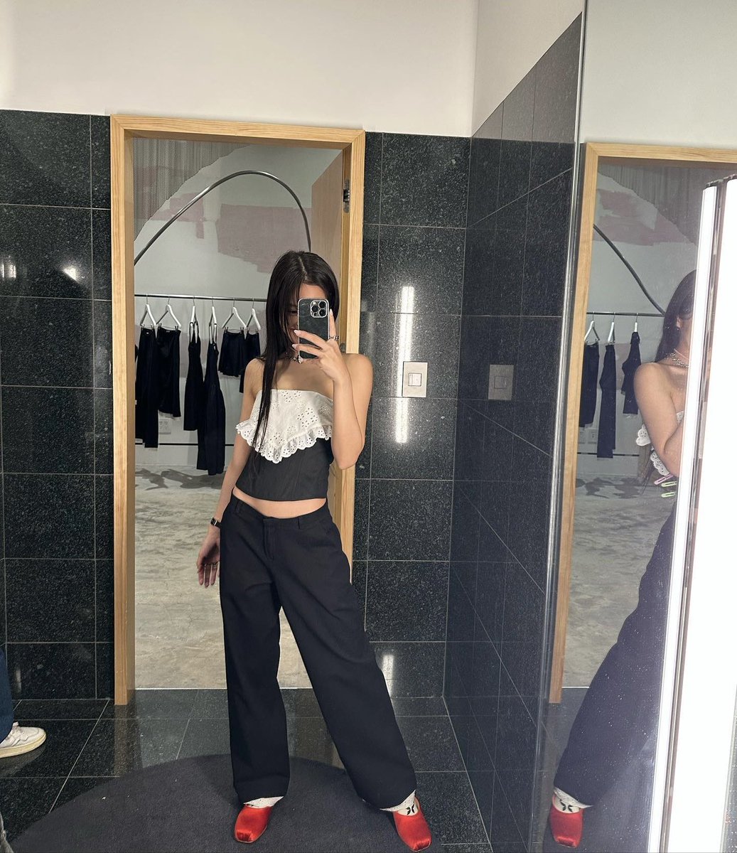 jennie pics tweet media