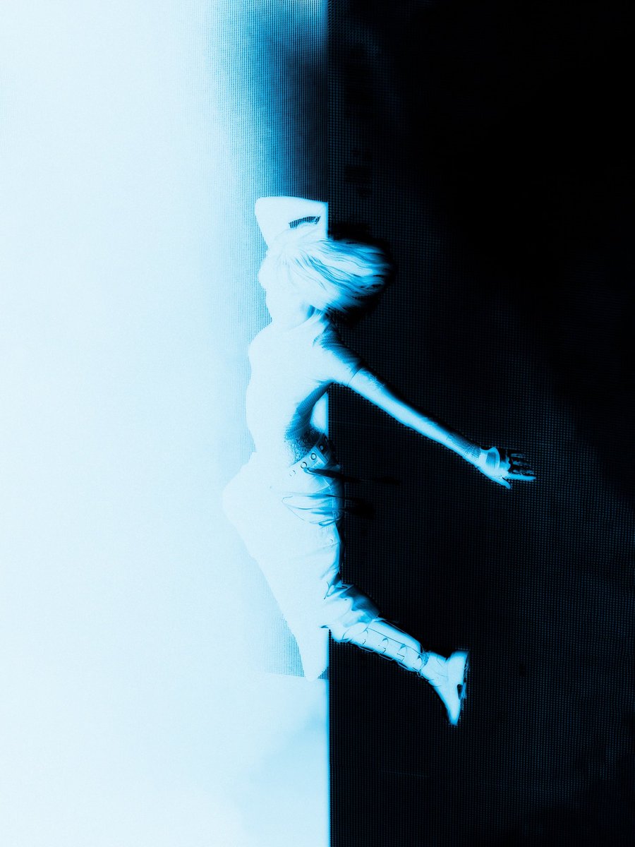 Halsey performing in Boston during Back To Badlands Tour. 

📸: artziety on Instagram.