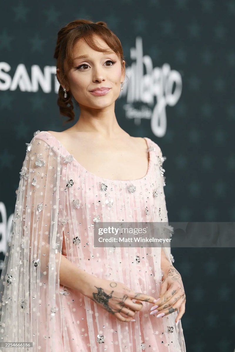 ARIANA GRANDE HAS ARRIVED!!! #CriticsChoiceAwards