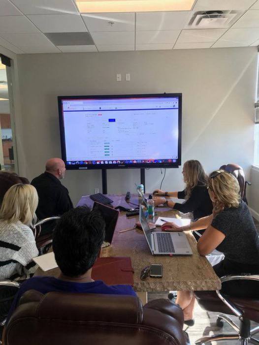 Possible_Return's tweet image. Our Team has helped dozens of professionals grow their investments while avoiding common pitfalls. Let's turn your financial goals into reality – connect today! 📊"