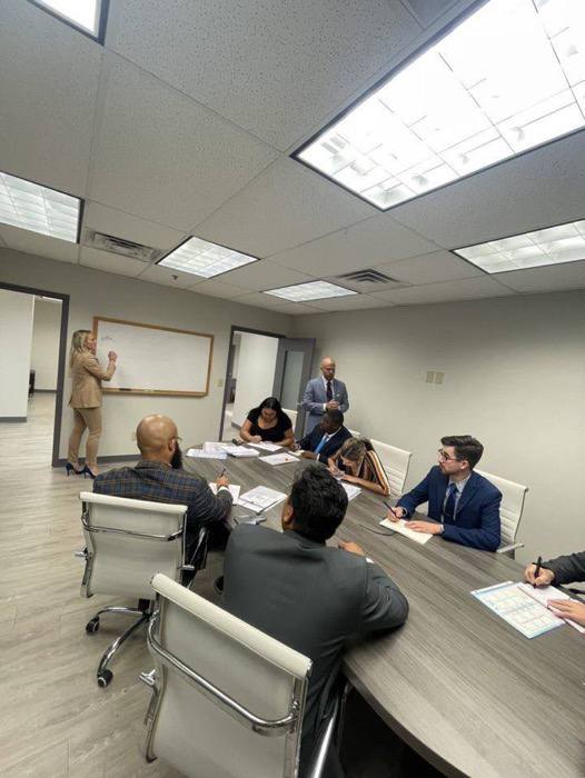 Possible_Return's tweet image. Our Team has helped dozens of professionals grow their investments while avoiding common pitfalls. Let's turn your financial goals into reality – connect today! 📊"