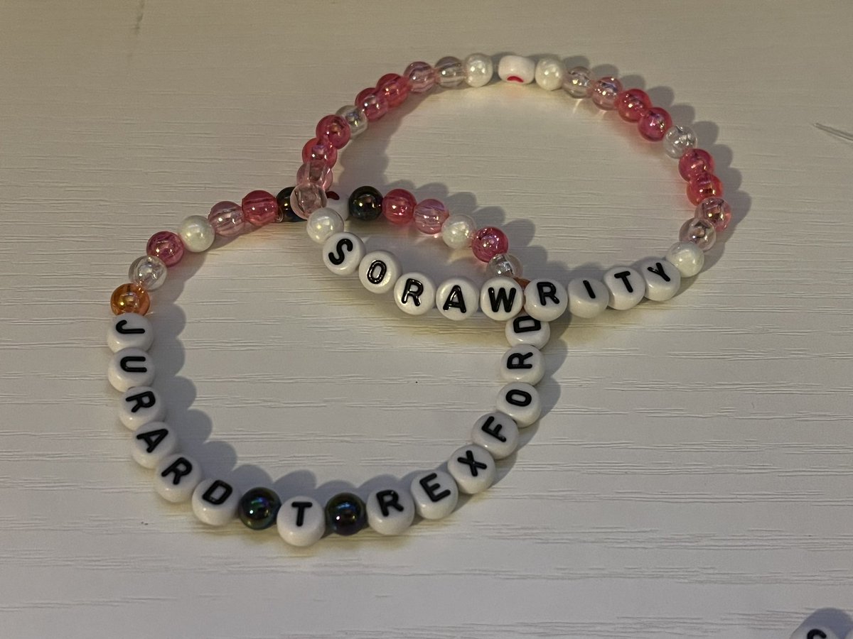 TheIrishNeko's tweet photo. Armis themed bracelets
#CrimzonMuze #Ruzader
#JurasickArt #Sorawrity
#GBArt #Bubbies
#Artavio #Octoposse https://t.co/I4AH6Jh7Ww